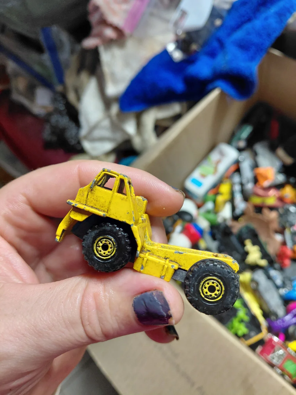 vintage 1979 Hot Wheels Workhorses CAT Caterpillar Dump Truck (model #1171)
